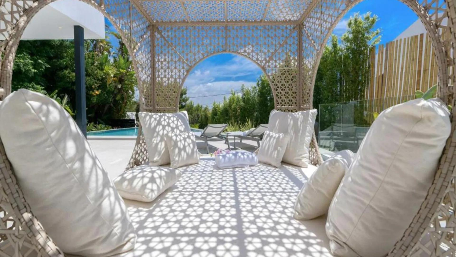 Opulent Retreat Manor Suites Ibiza Lejlighed